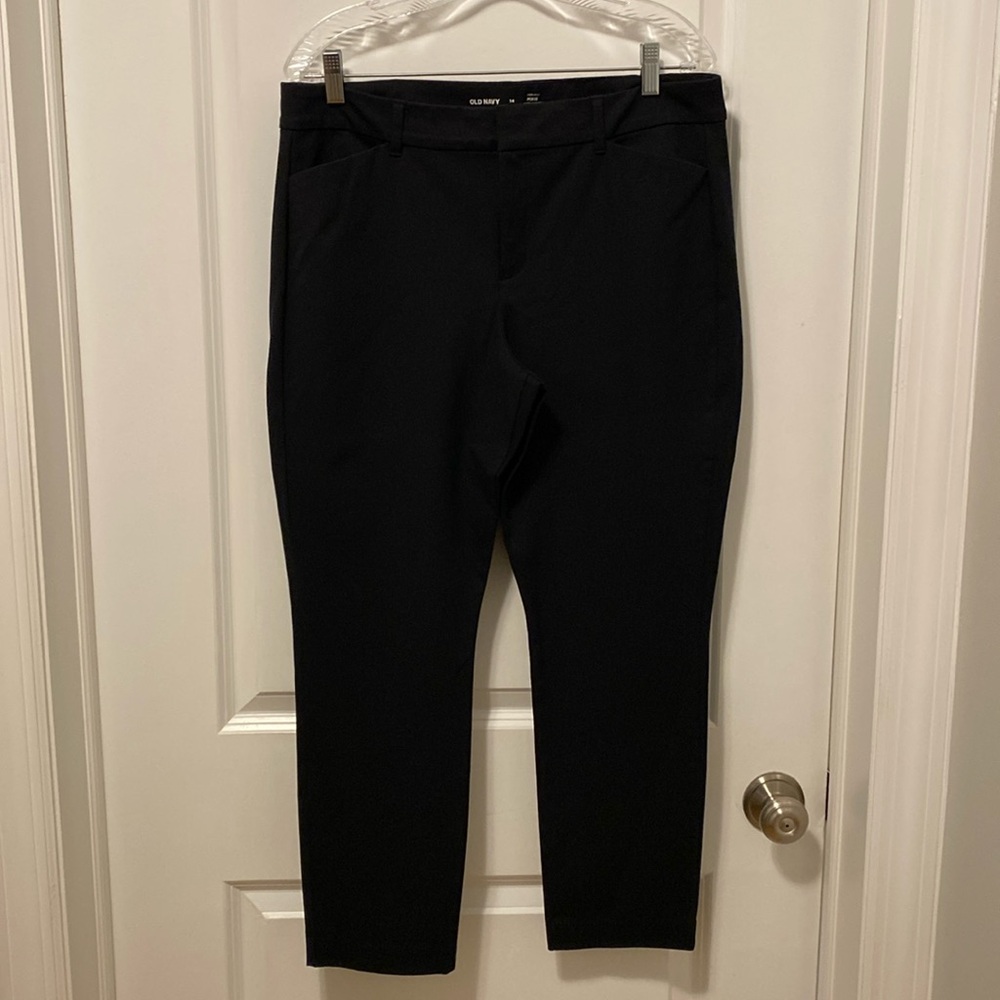 High-Rise Pixie Ankle Pants in Black - Size 16